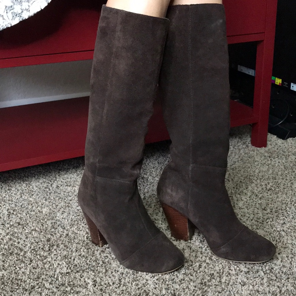 Dark brown Suede boots with heel  7